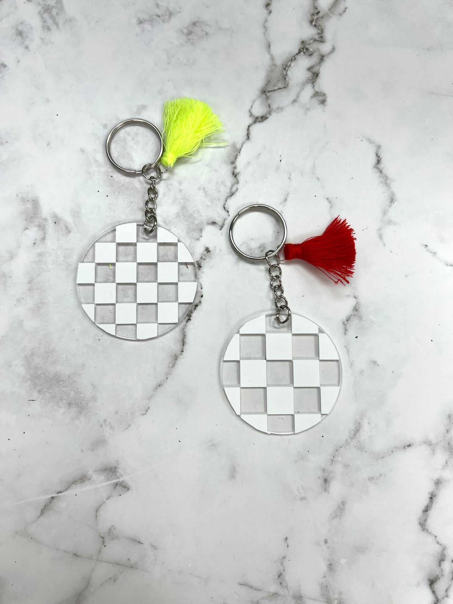 Checker round keychain