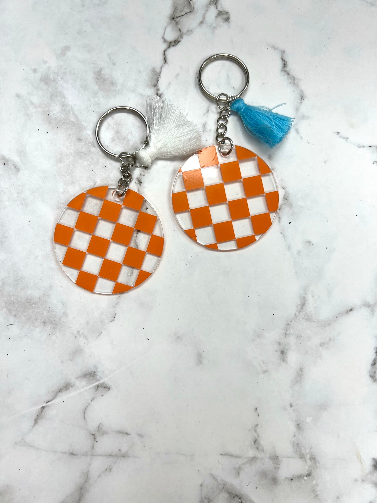 Checker round keychain