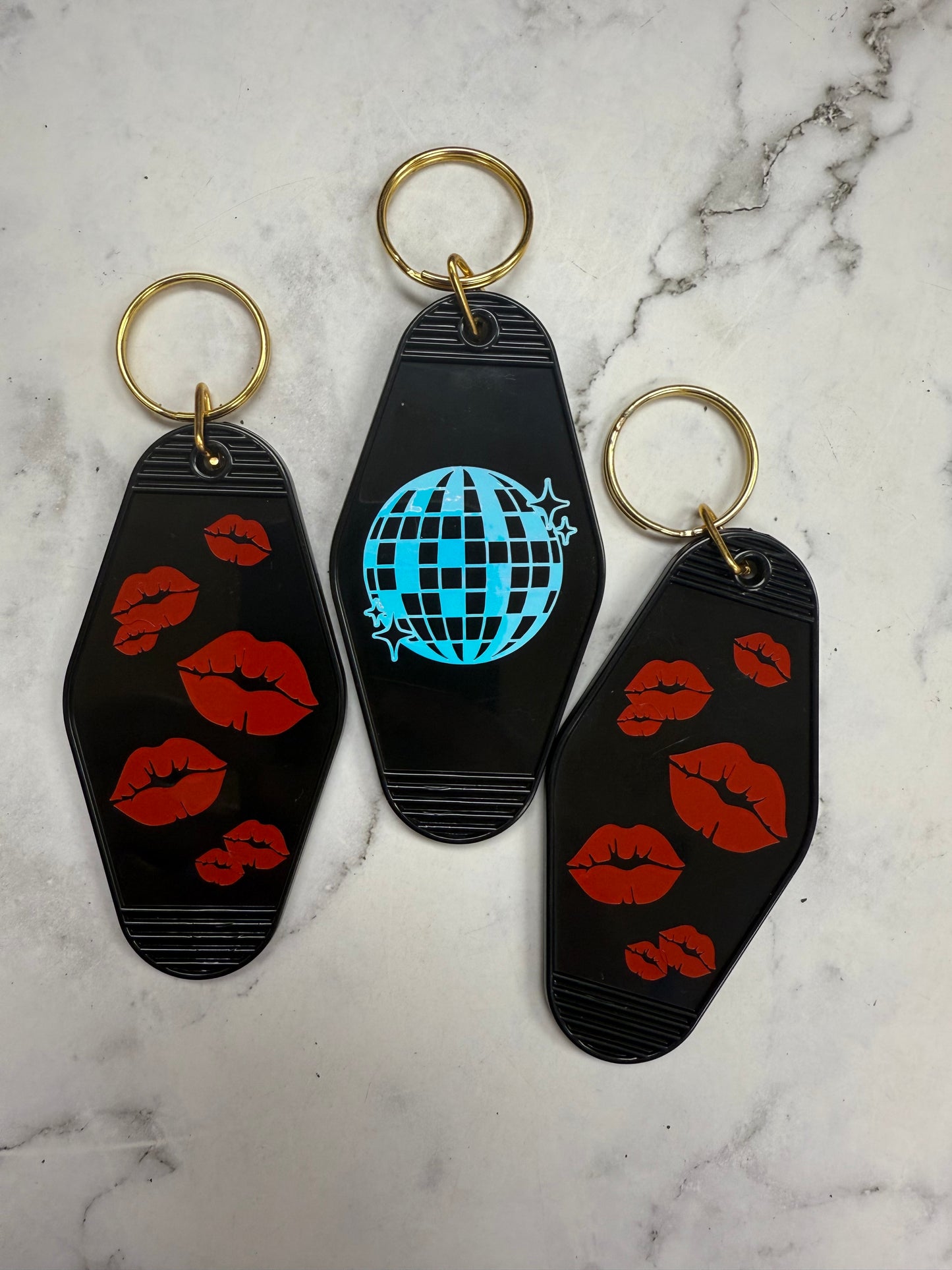 Disco Kiss motel style keychain